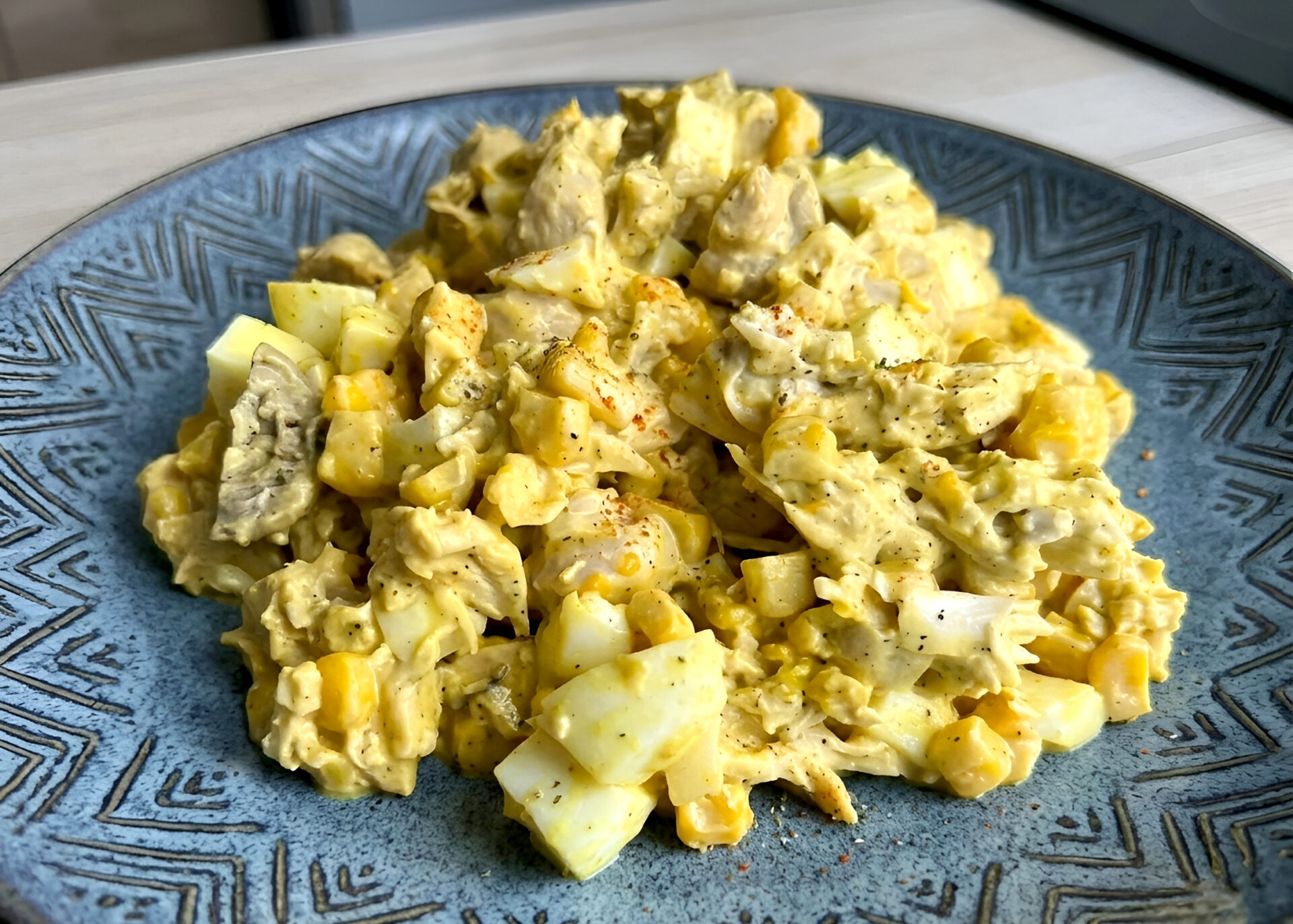 Salata de pui cu porumb si ciuperci poza