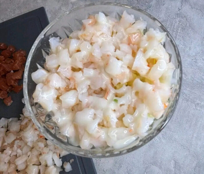 Taiati marunt crevetii fierti