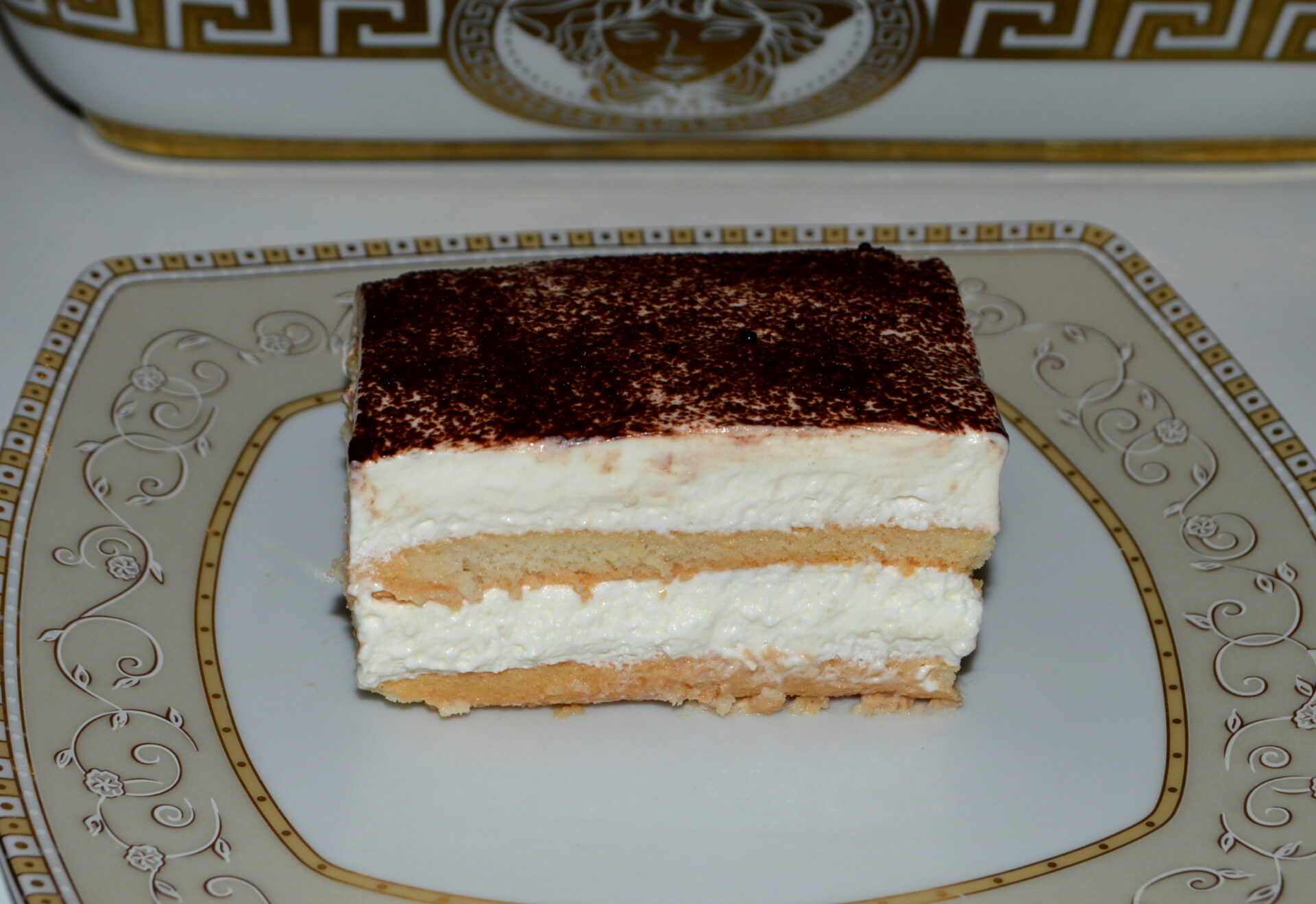 Tort cu piscoturi si frisca poza