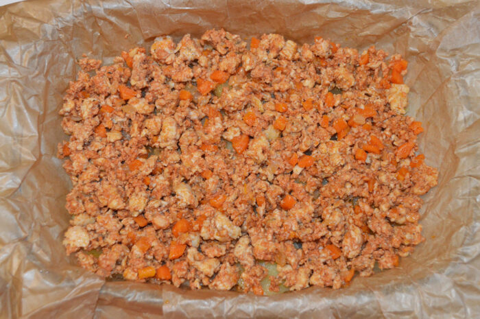 Al doilea strat va fi carnea tocata