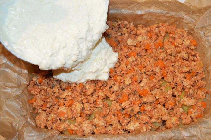 Turnati sosul in tava