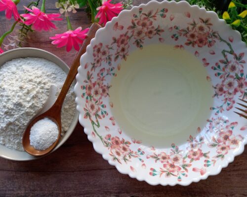 Amestecati faina cu praful de copt