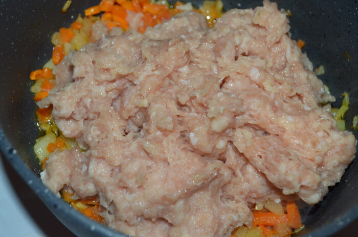 Adaugati carnea tocata