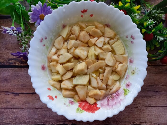 puneti feliile de mar intr-un recipient cu apa