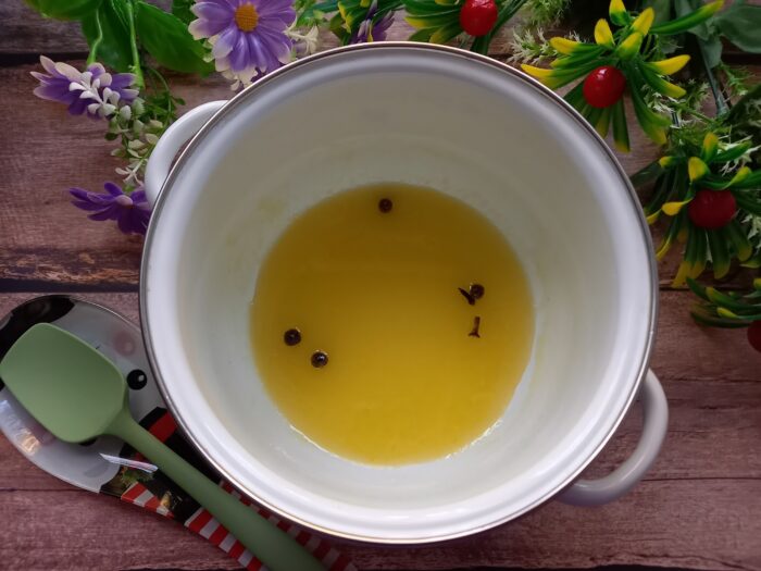 Puneti vasul la un foc