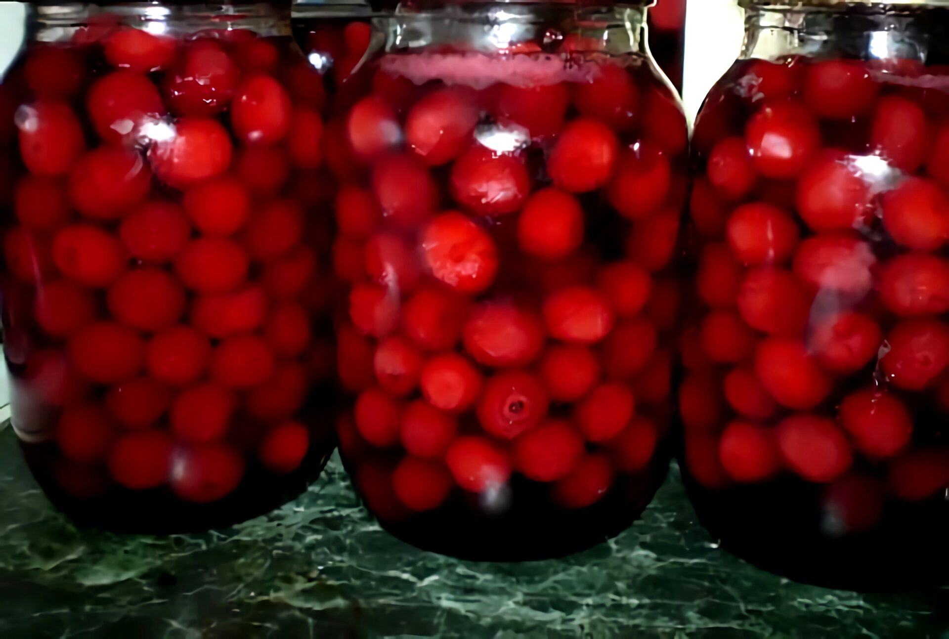 Compot de visine pentru iarna poza