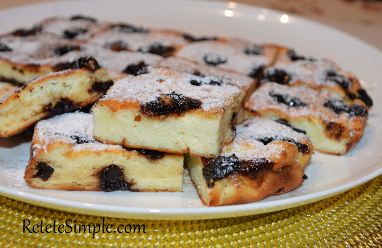 Budinca din branza de vaci cu gris si dulceata
