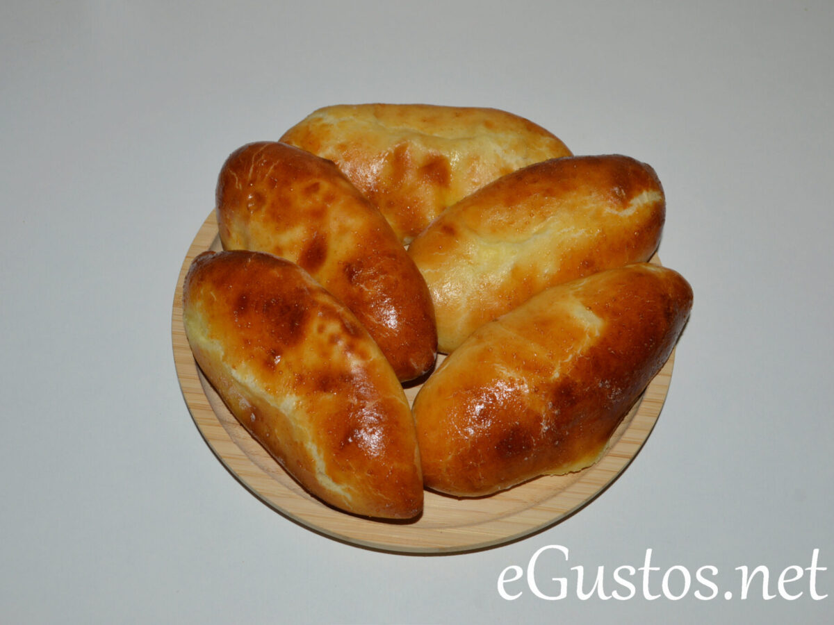 Pateuri cu branza la cuptor poza
