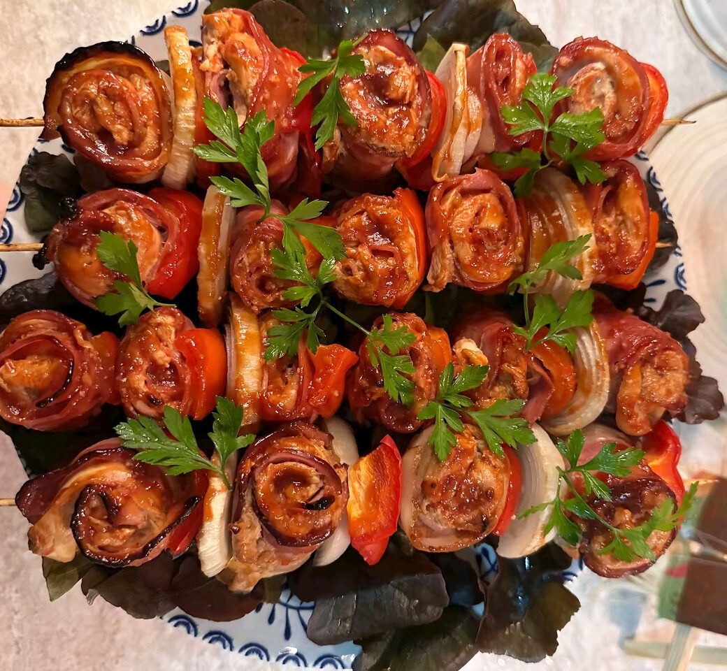 Frigarui de pui cu ardei si ceapa la cuptor poza
