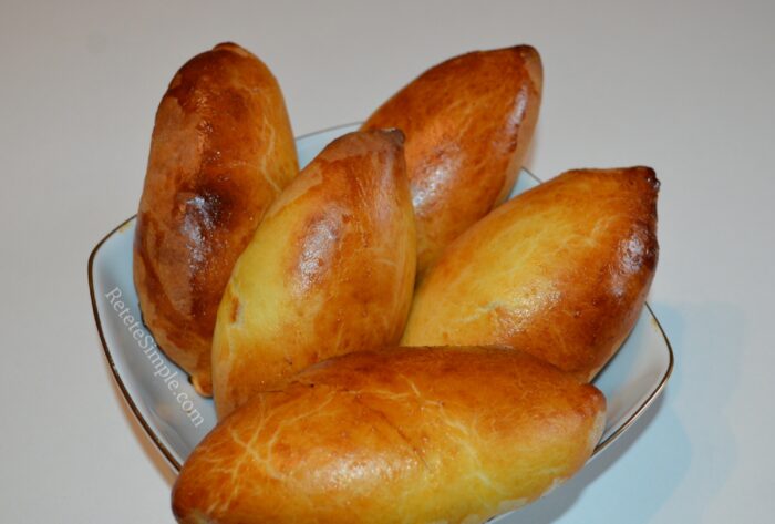 Pateurile cu dulceata sunt gata