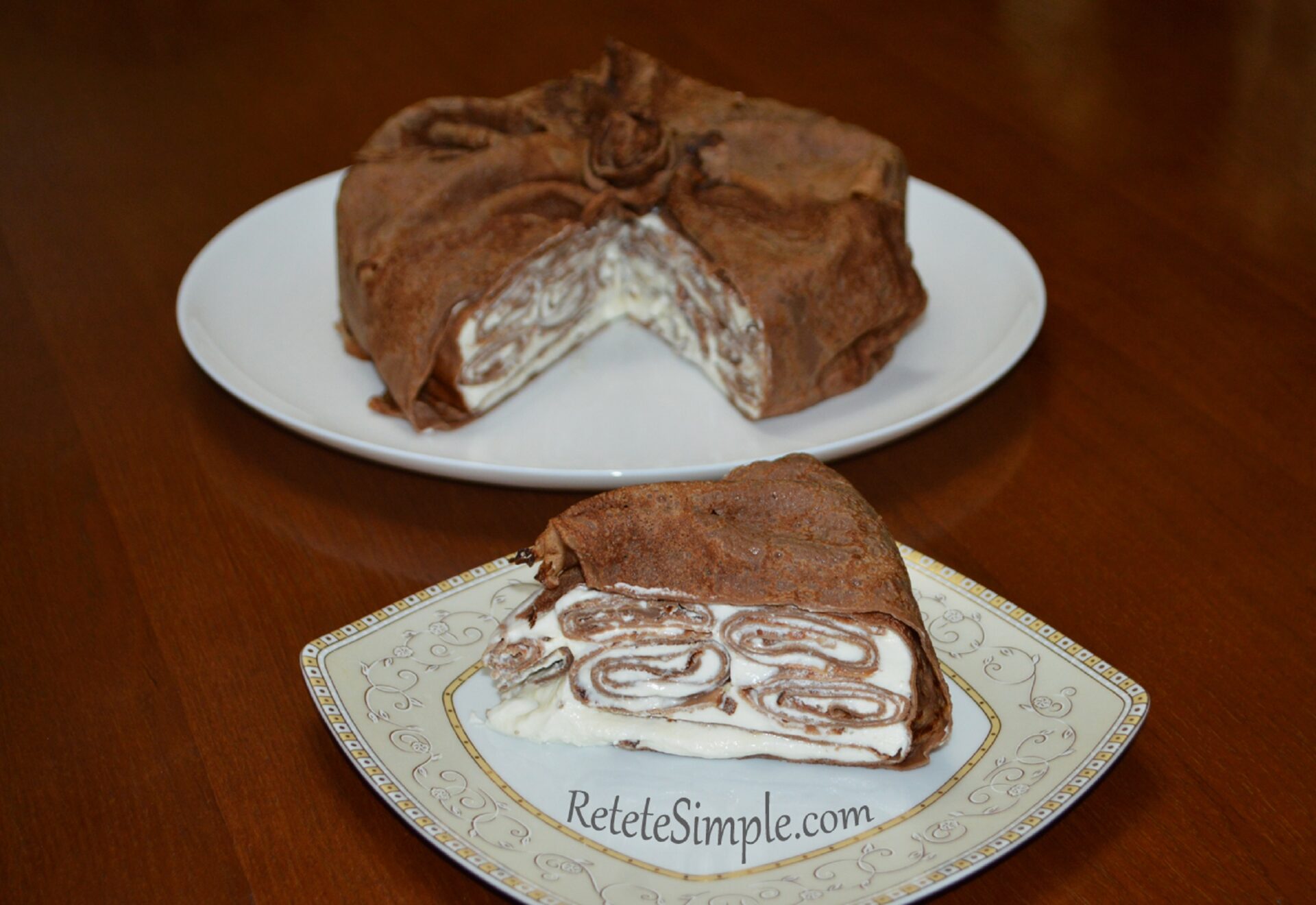 Tort de clatite cu crema de frisca si smantana