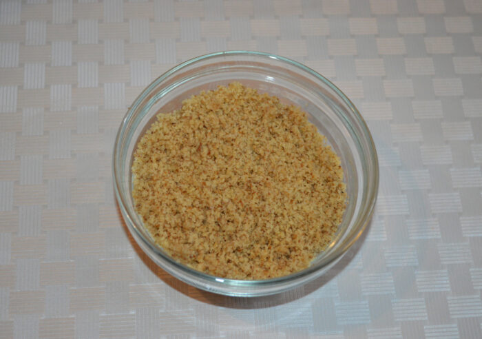 Tocati nucile intr-un blender