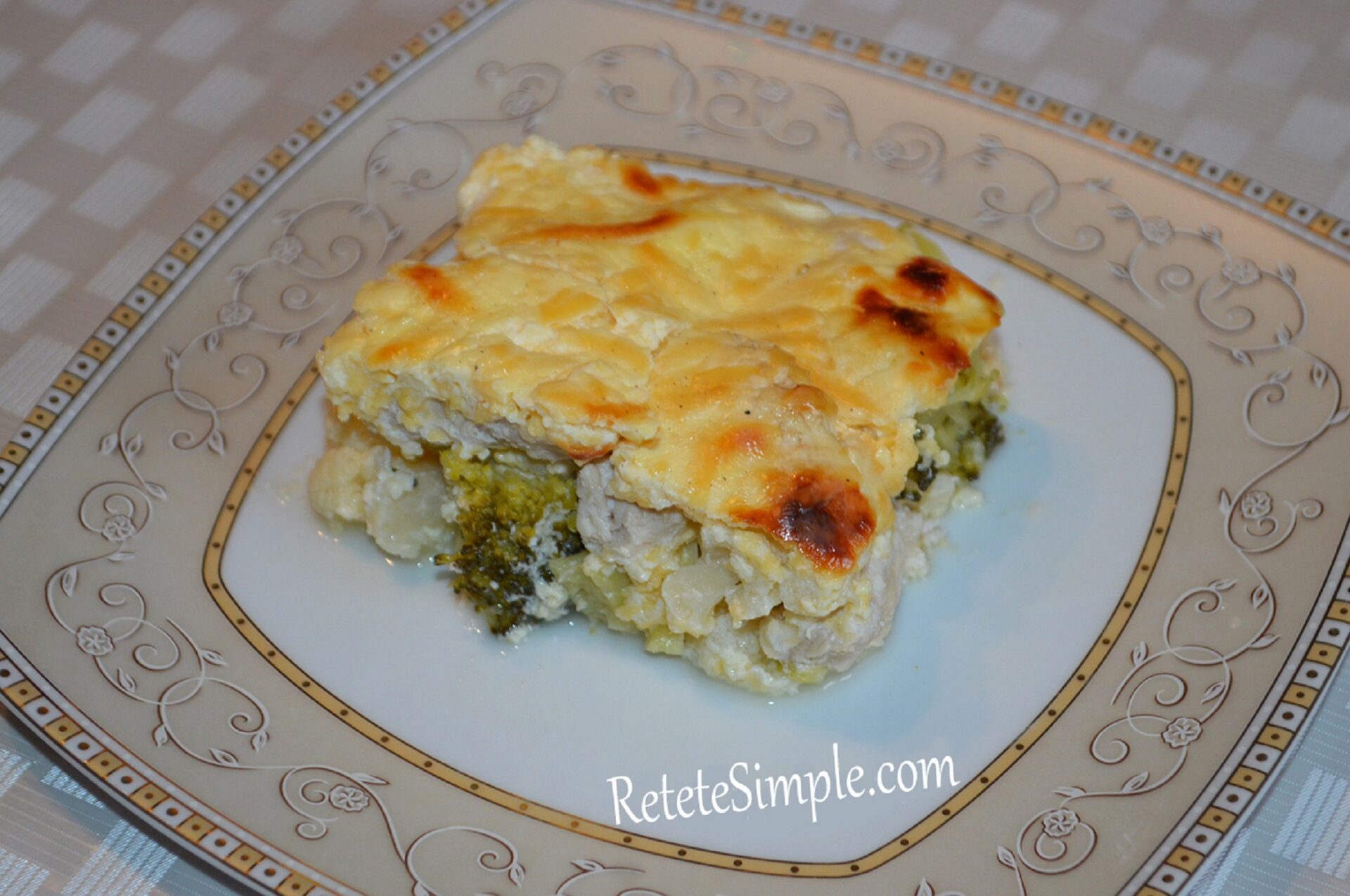 Caserola de broccoli si conopida cu pui poza