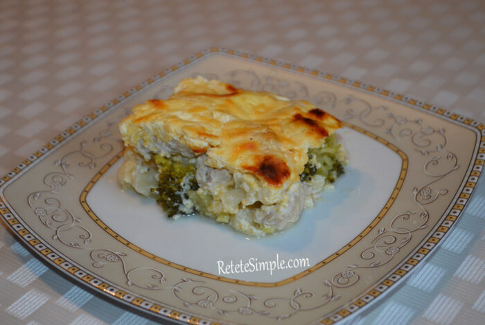 Taiati si serviti din casrola cu pui