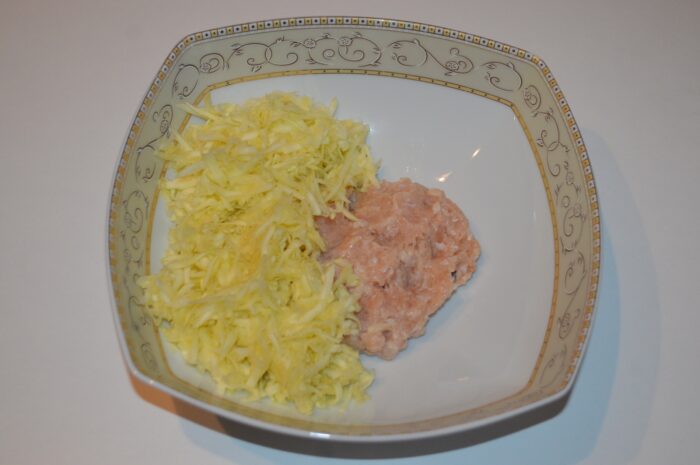 Radeti dovlecelul pe o razatoare