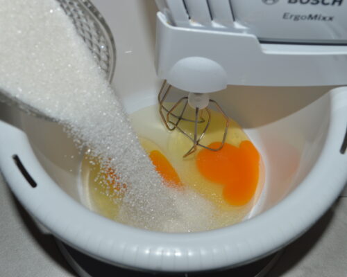 Put the eggs and sugar