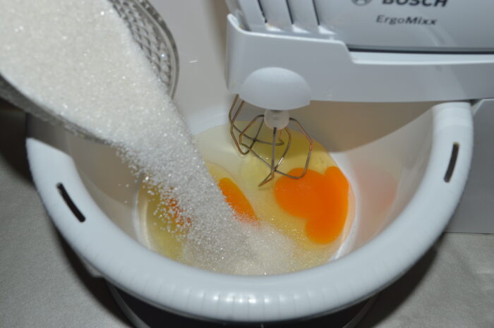 Put the eggs and sugar