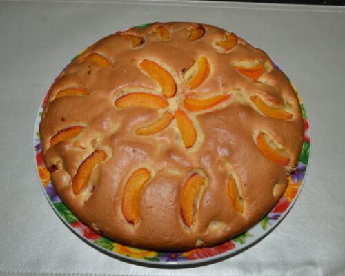 The apricot pie is ready