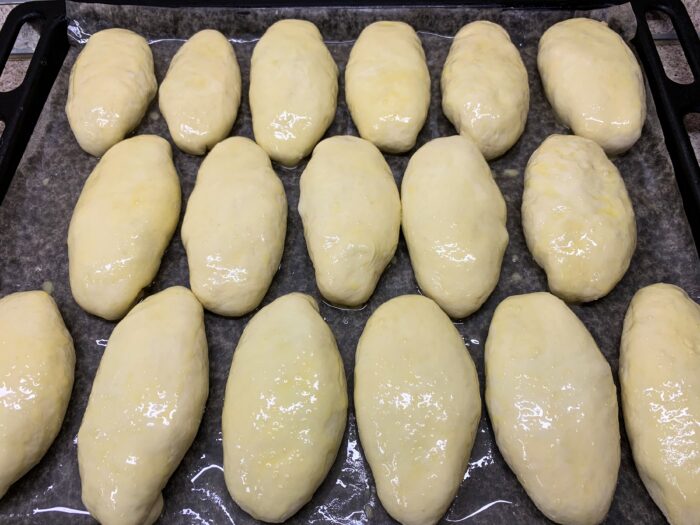 Se pun pateurile pe toata tava