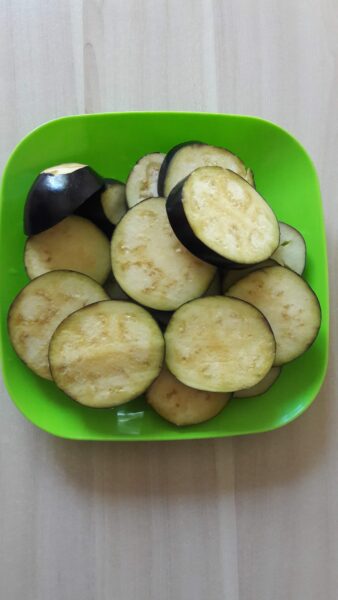 Vinetele se taie in rondele