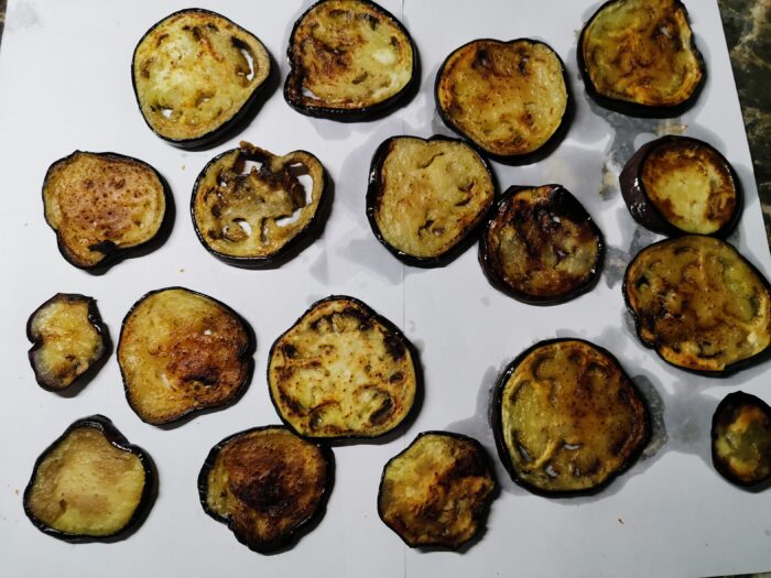 Se pun vinetele pe un servetel