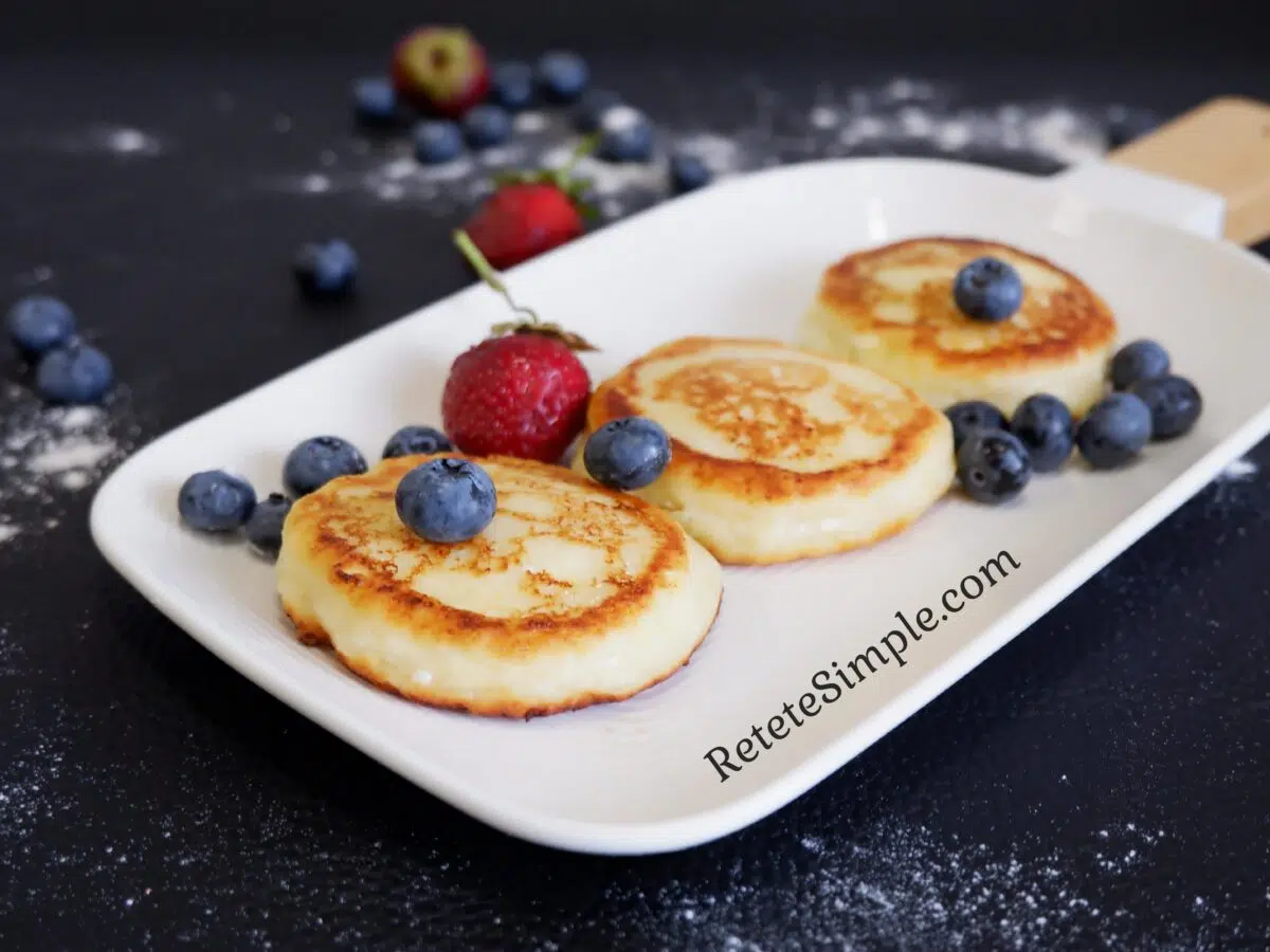 Syrniki – Clatite dulci din branza de vaci