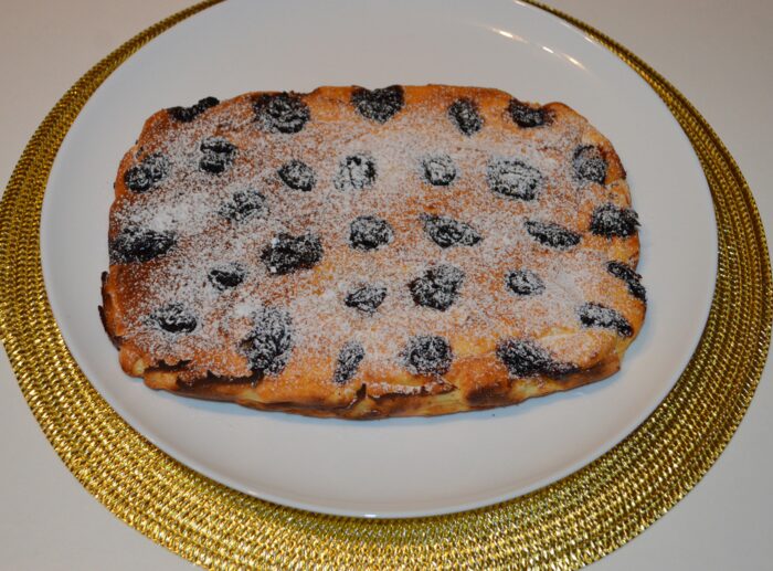 sprinkle the pudding with powdered suga