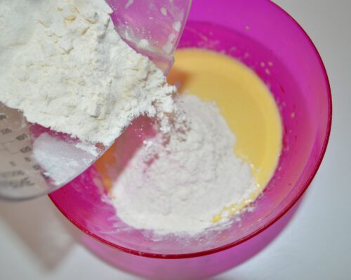 Mix flour with baking soda