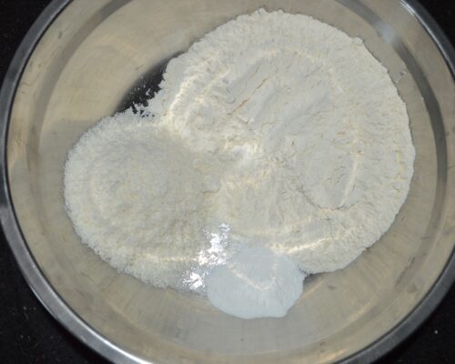 mix the flour with the grated coconut