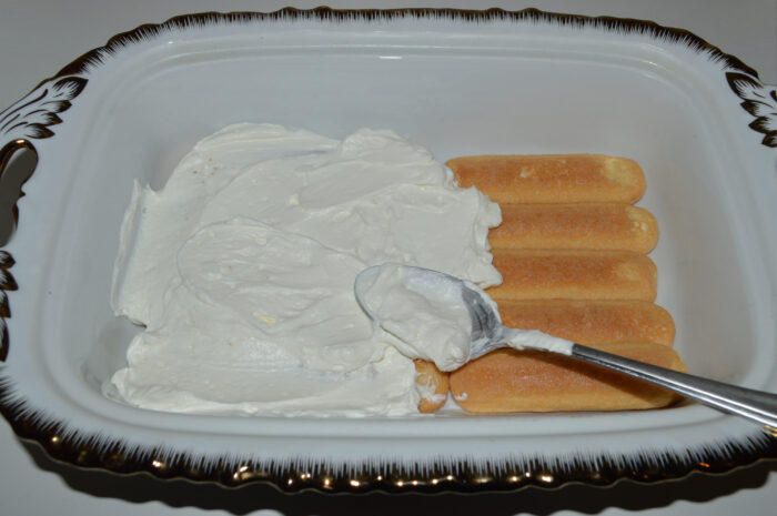 Spread the whipped cream