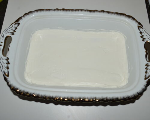 Spread the remaining half of the cream