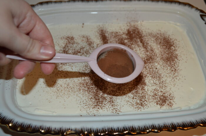Sprinkle cocoa powder