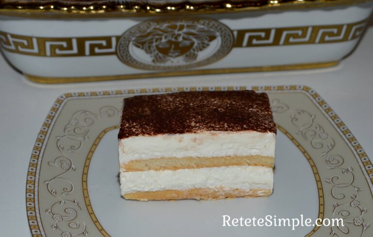 No-Bake Ladyfinger Cream Cake