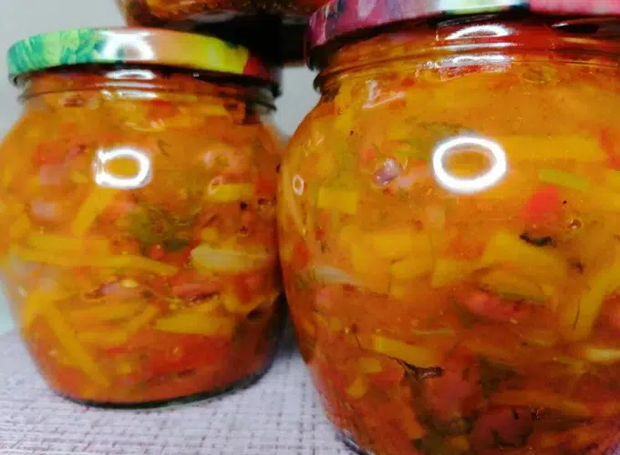 Tocana de legume cu fasole la borcan poza