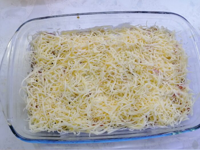 Urmează un strat de maioneză