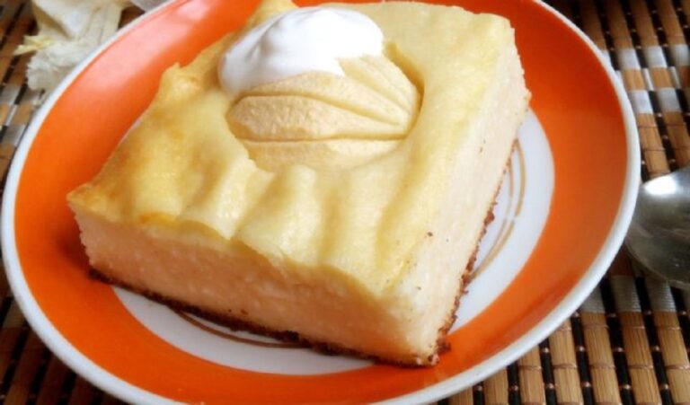 Cottage Cheese & Semolina Casserole with Apples