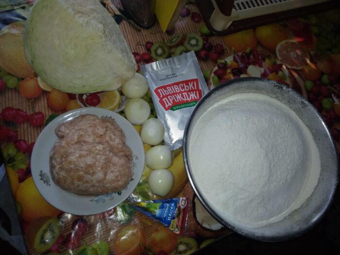 Se frământă un aluat moale