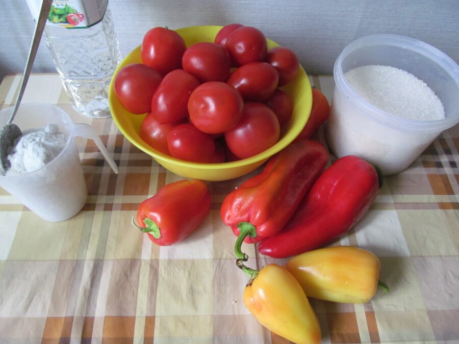 ingredientele necesare pentru rosii marinate