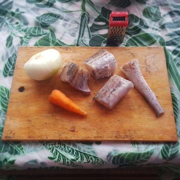 Рыбу слегка разморозить