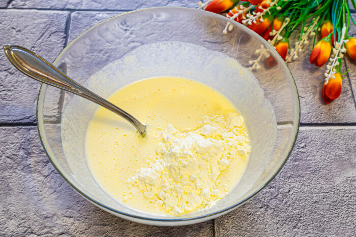 Остальные сливки поставить на плиту