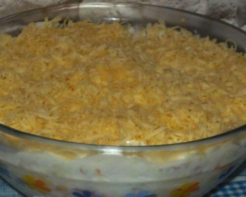 салат с копченой курицей «Волжские кружева» готов