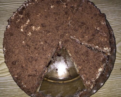 Let the cake sit in the refrigerator for at least 3-4 hours