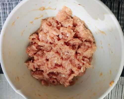 Amestecati bine toate ingredientele
