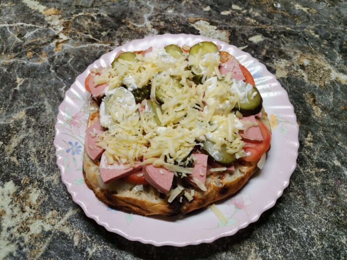 Посыпаем слоем тертого сыра