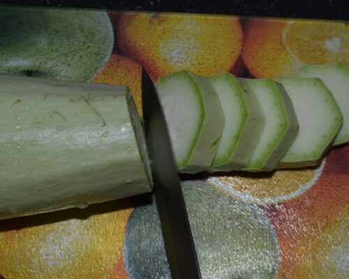Wash and cut the zucchini