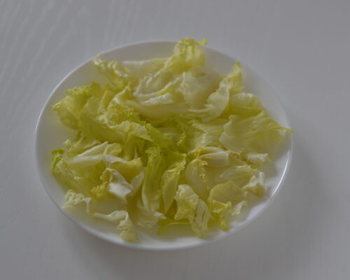 Wash and dry the lettuce leaves