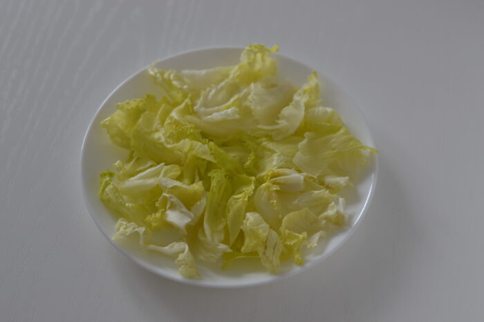 Wash and dry the lettuce leaves