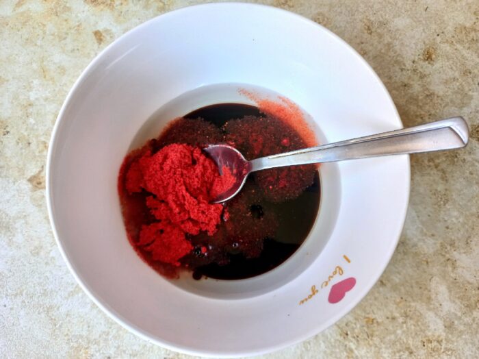 combine the sunflower oil, soy sauce