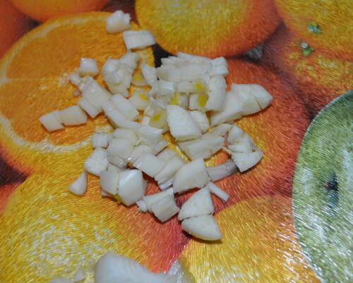 Chop the garlic