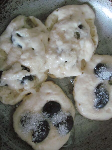 Обжаривать необходимо с двух сторон